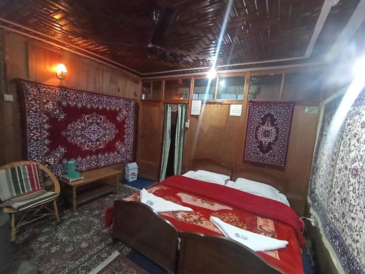 New Bombay Heritage Group Of House Boat Srinagar  Exterior photo